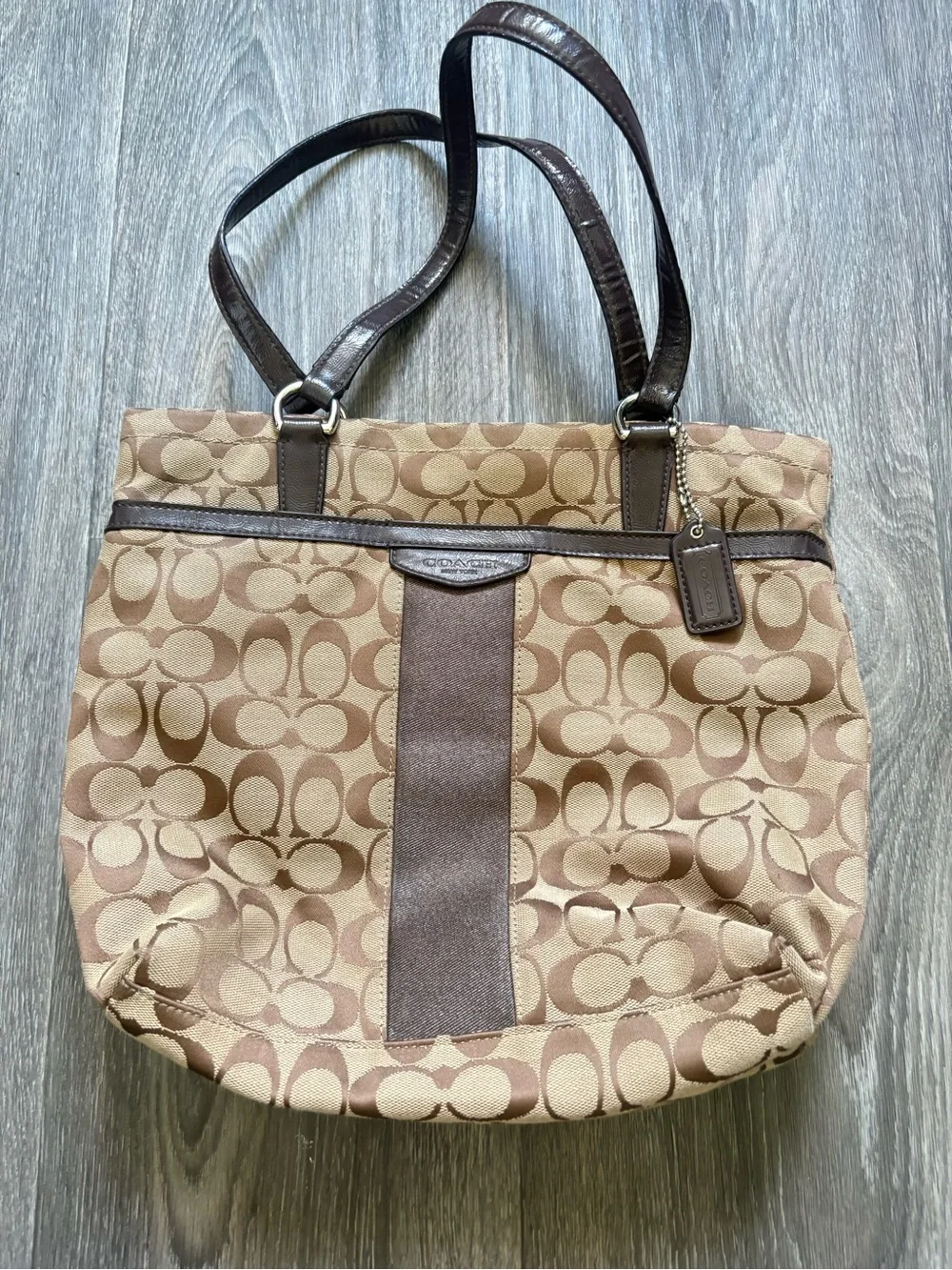 Coach canvas tote shoulder bag with signature Cs brown